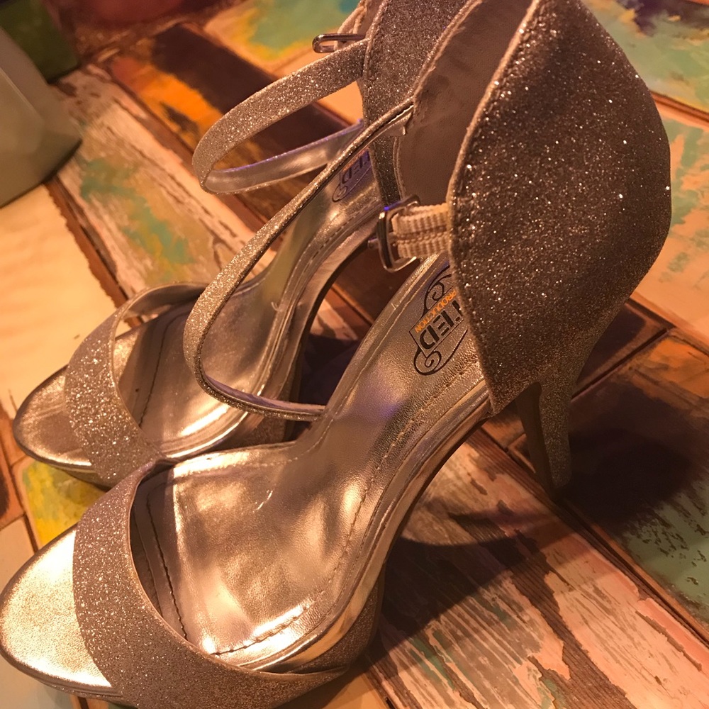 Silver glitter pumps size 8
